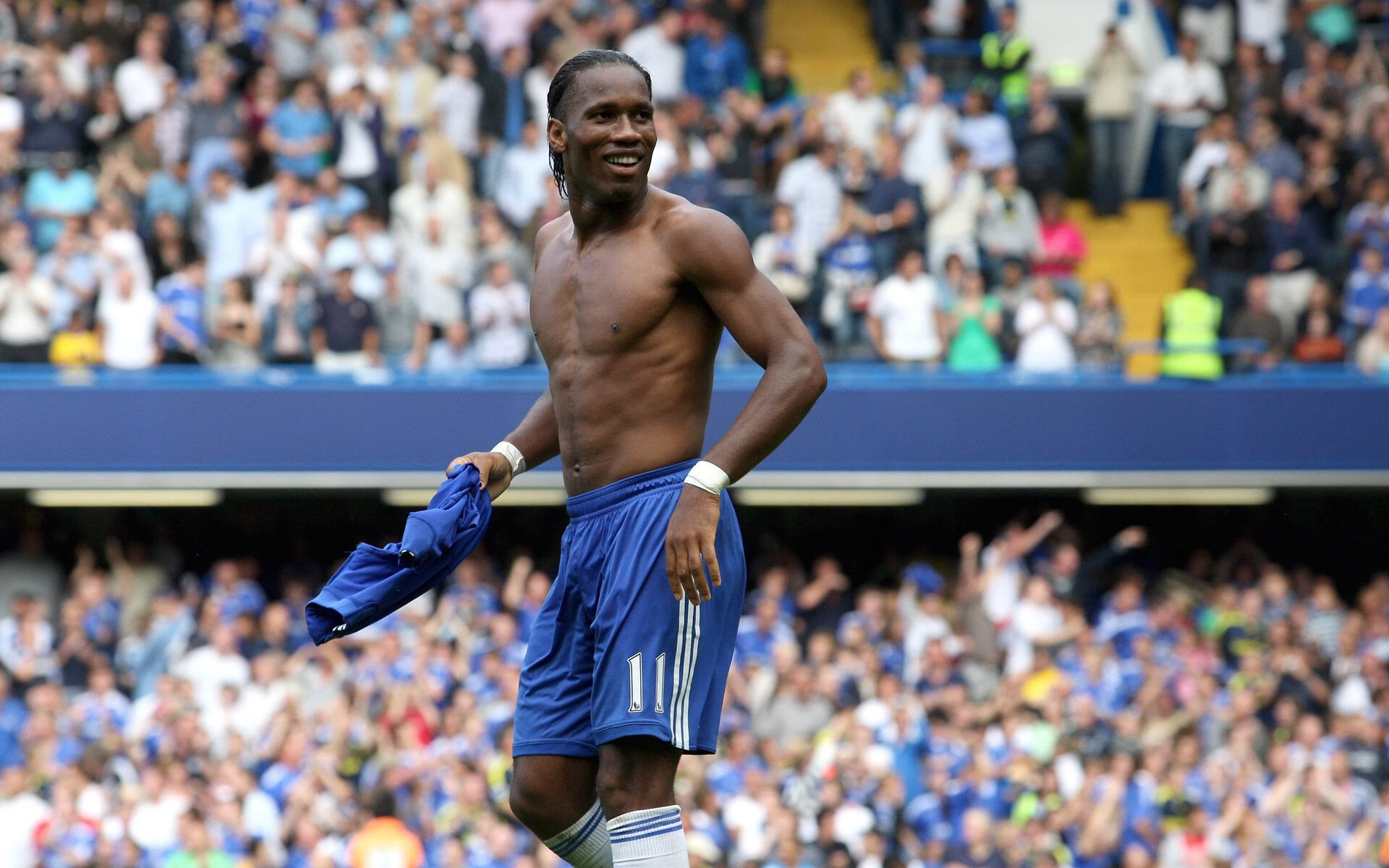 “2025世界运动会:四川省体育馆拳击赛场上演世界顶级拳手对决”