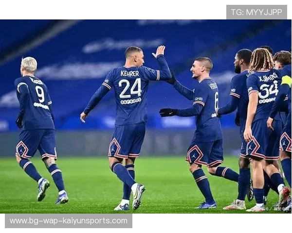 巴黎中场调度精准，法甲头名竞争持续白热化